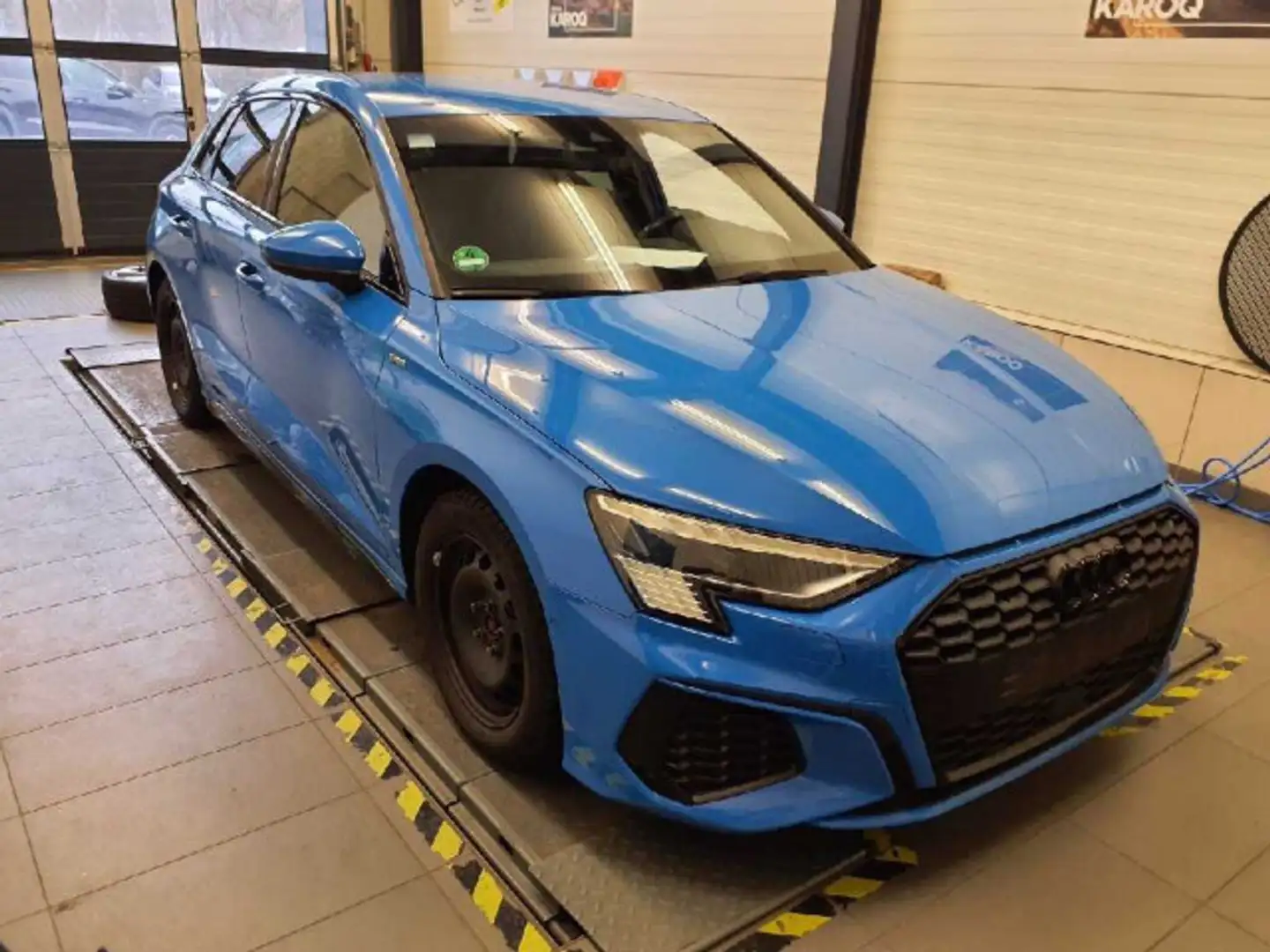 Audi A3 35 TDI S line Navi, B&O, Matrix-LED Blau - 2