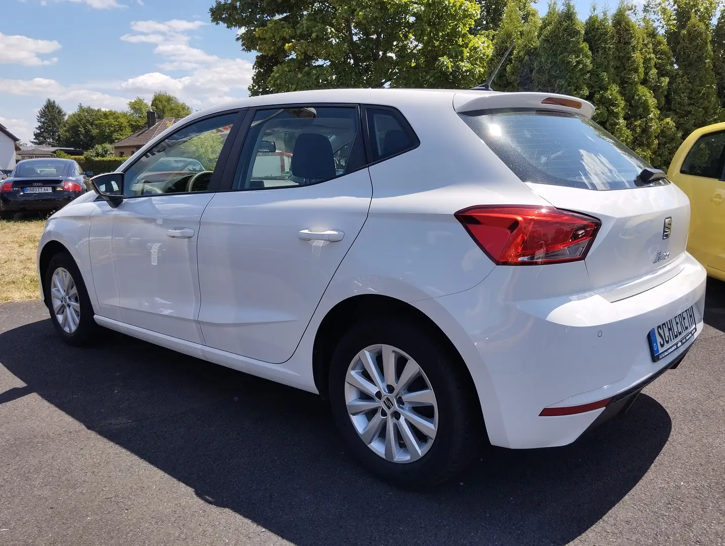SEAT Ibiza Reference Plus, HU+AU NEU, wenig km, viele Extras Weiß - 2