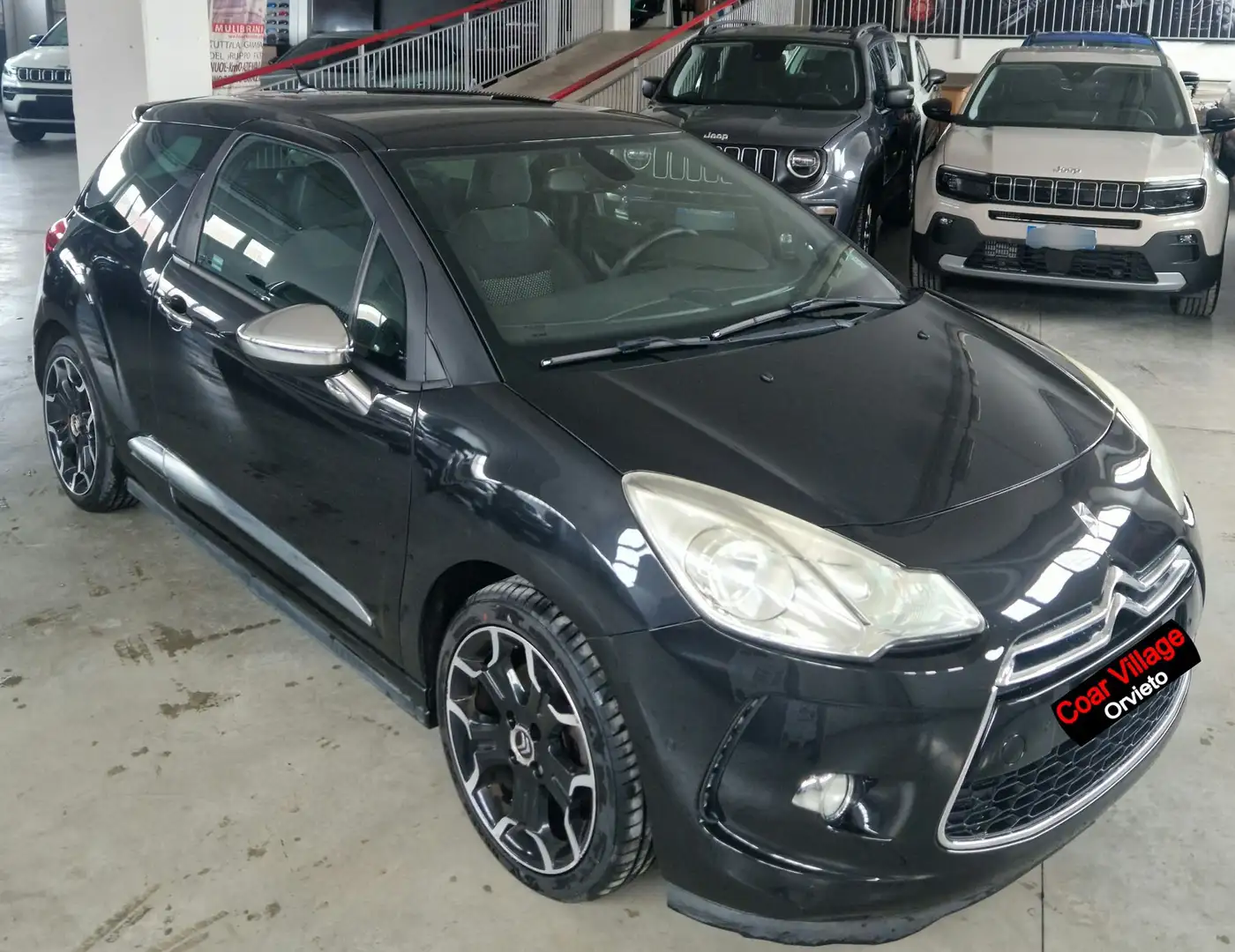 DS Automobiles DS 3 DS3 1.6 THP SPORT CHIC 3P Schwarz - 1