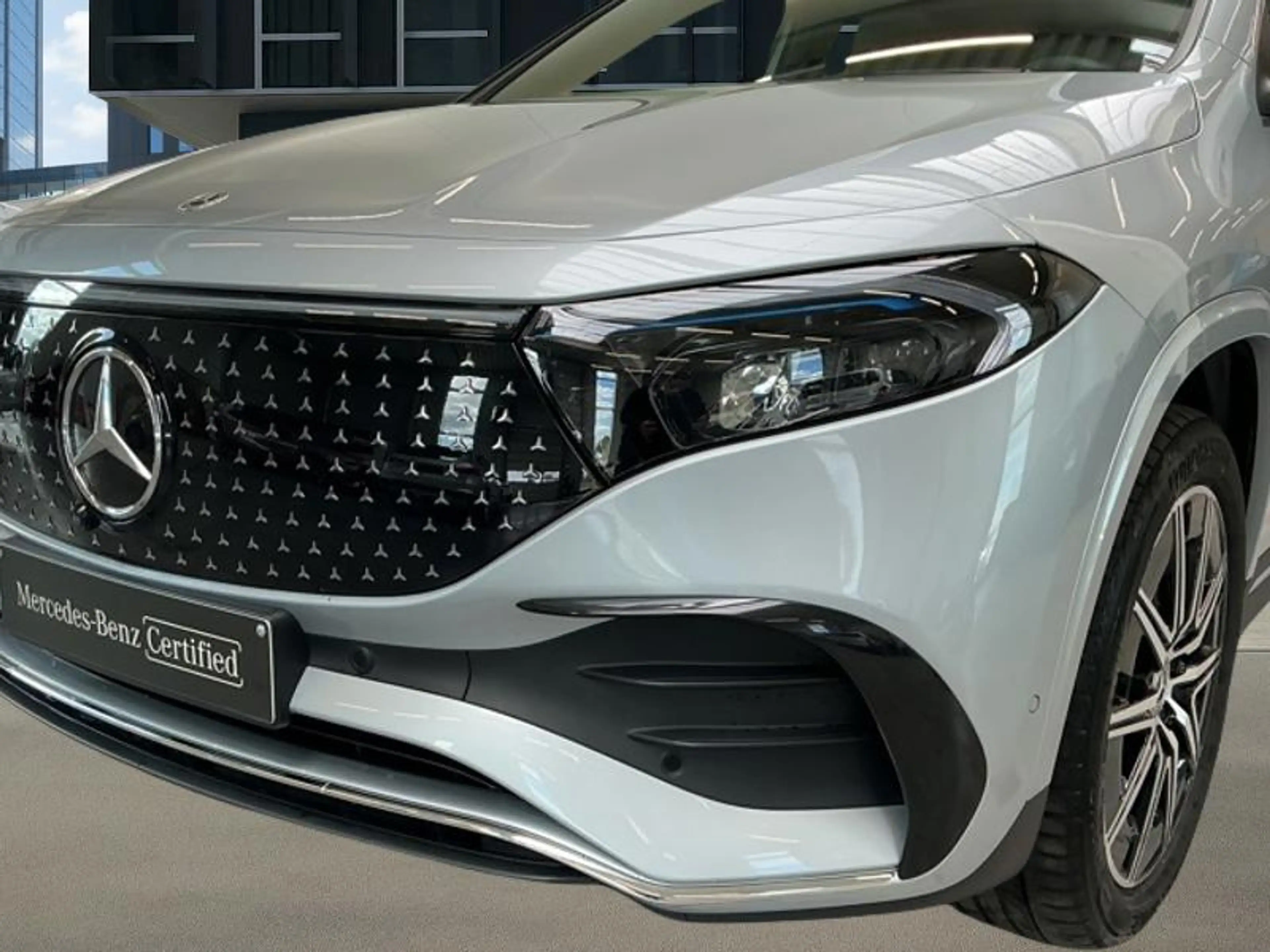 Mercedes-Benz EQA 250 + AMG Toit Pano Attelage Burmester — photo 5