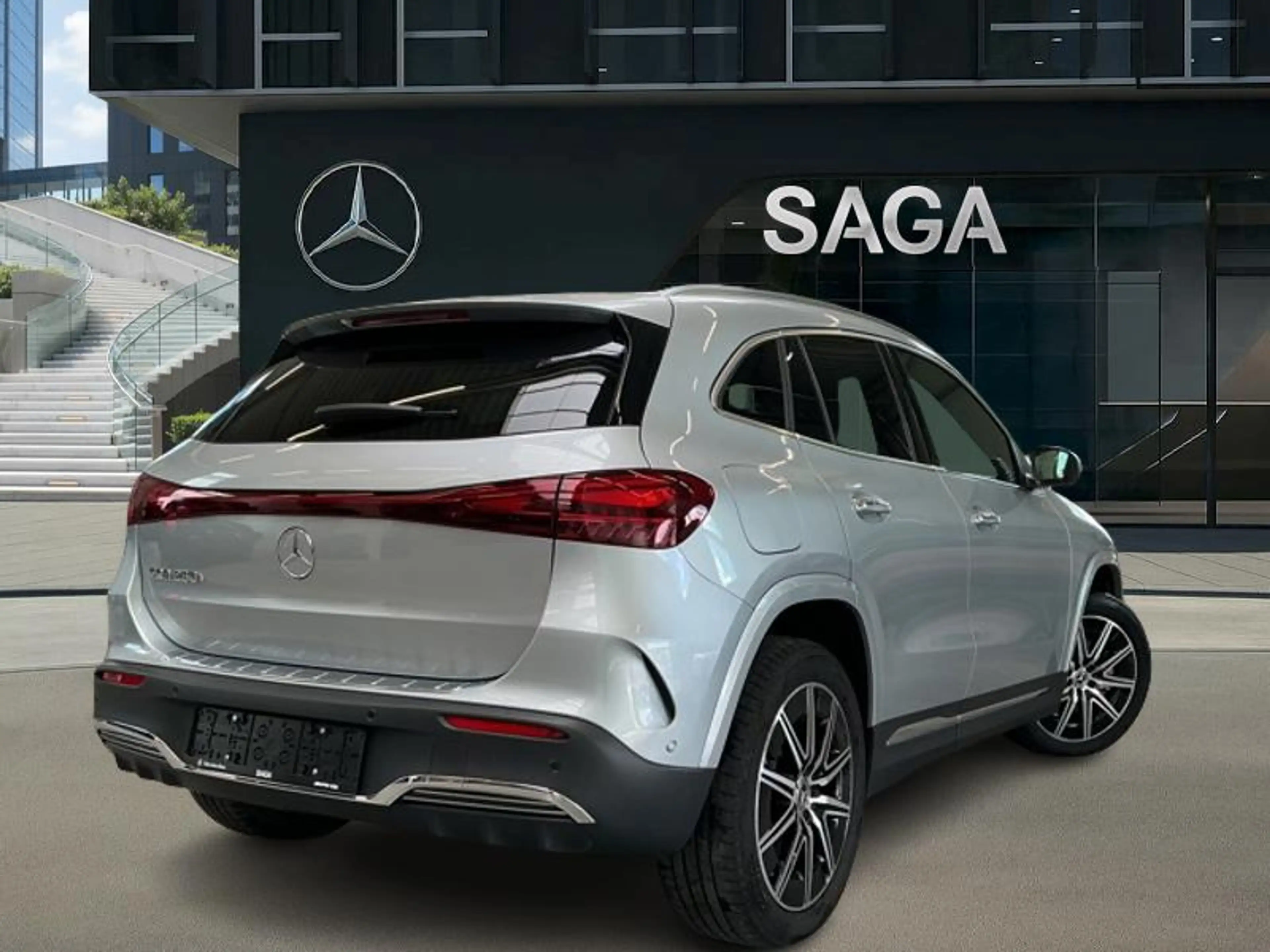 Mercedes-Benz EQA 250 + AMG Toit Pano Attelage Burmester — photo 2