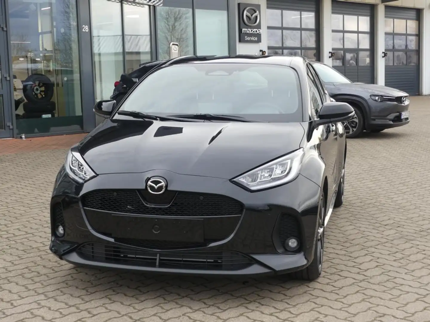 Mazda 2 Hybrid 1.5L Hybrid VVT-i 116 PS e-CVT FWD HOMURA Schwarz - 2