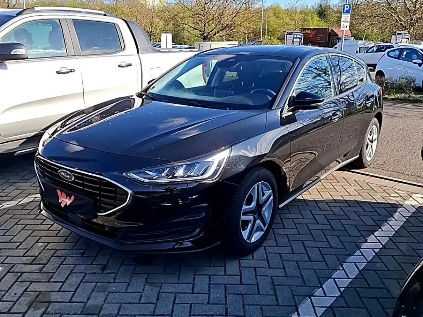 Ford Focus Cool & Connect Kamera*Navi*LED*SHZ*1Hand Zwart - 2