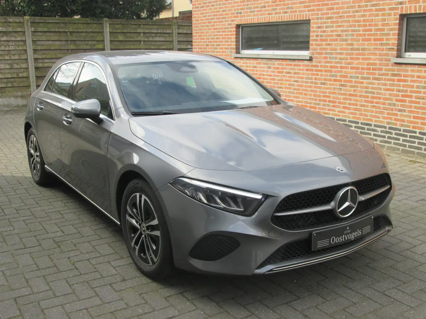 Mercedes-Benz A 200 PROGRESSIVE ADVANCED Gris - 1