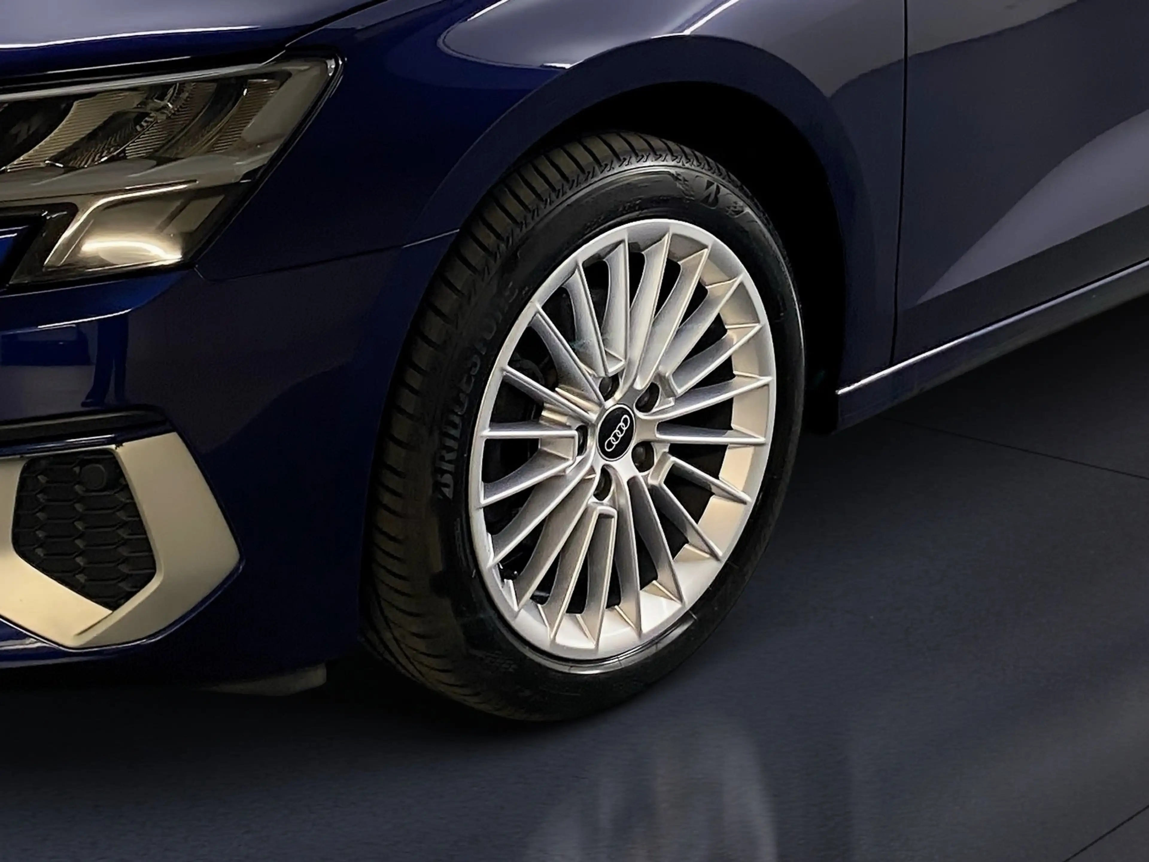 Audi A3 Limousine advanced 30 TFSI Rückfahrkamera Komforts — photo 14