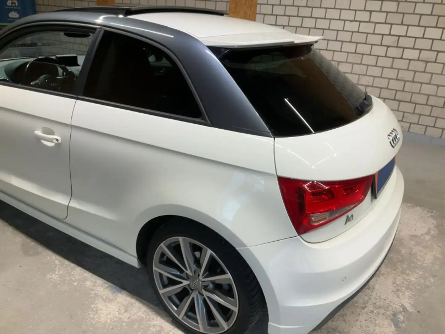 Audi A1 1.6 TDI 105CH FAP S LINE Blanc - 2