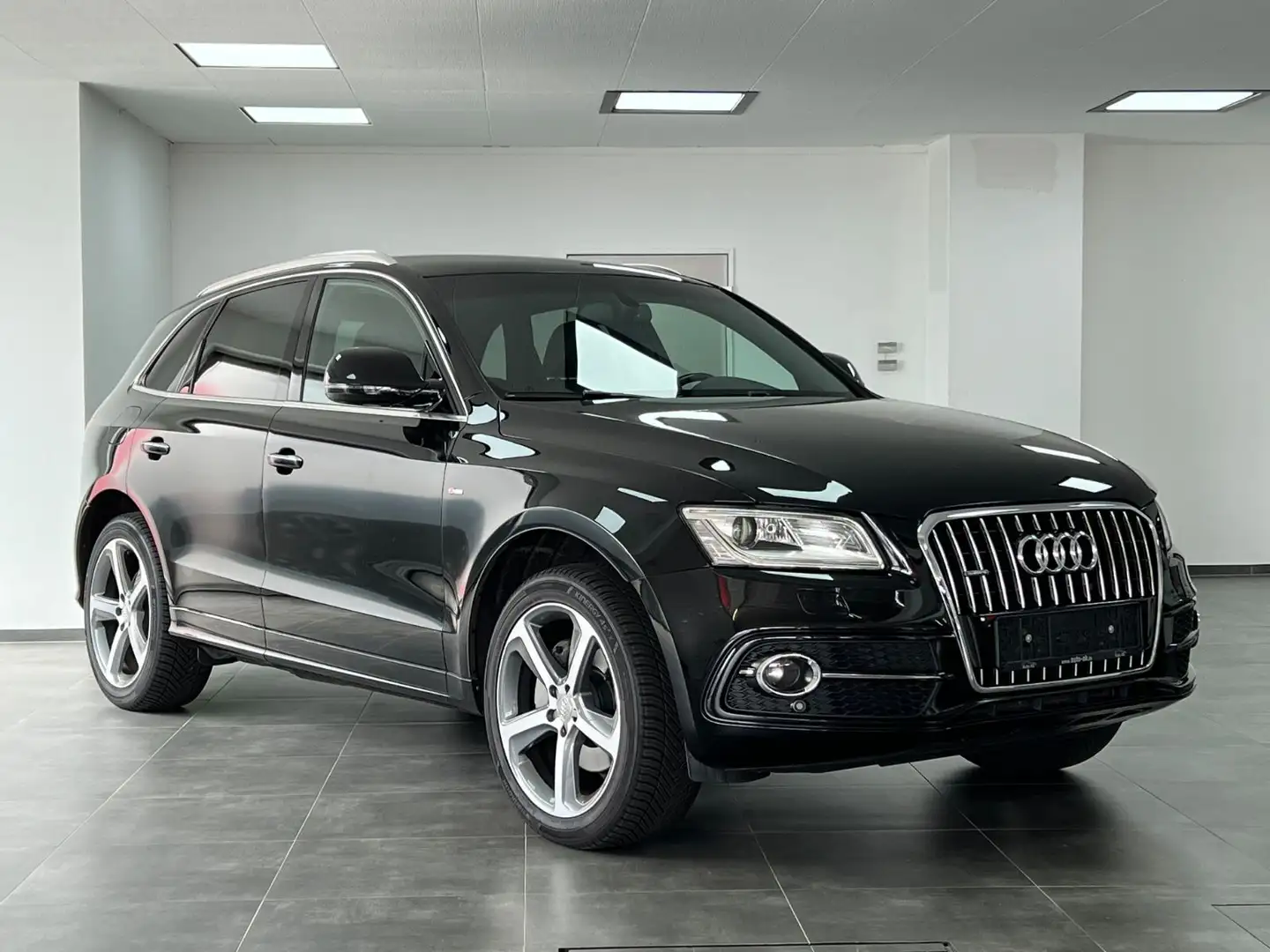 Audi Q5 3.0 TDI  S-LIne/NAVI/KAM/ALC/SHZ/TEMP/STHZ Schwarz - 1