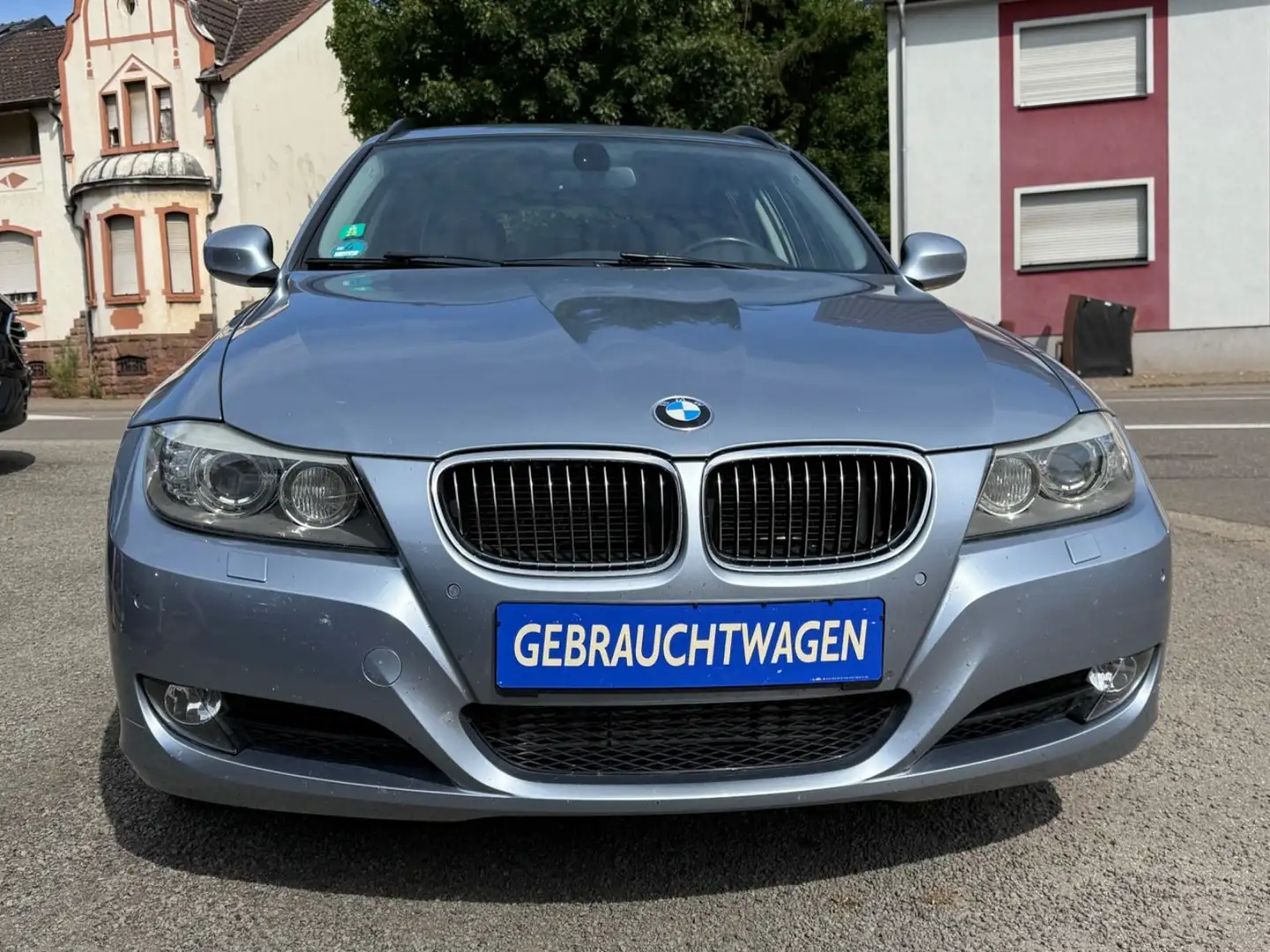 BMW 330 d xDrive Leder Navi Lenkrad & Sitzheizung Bleu - 2
