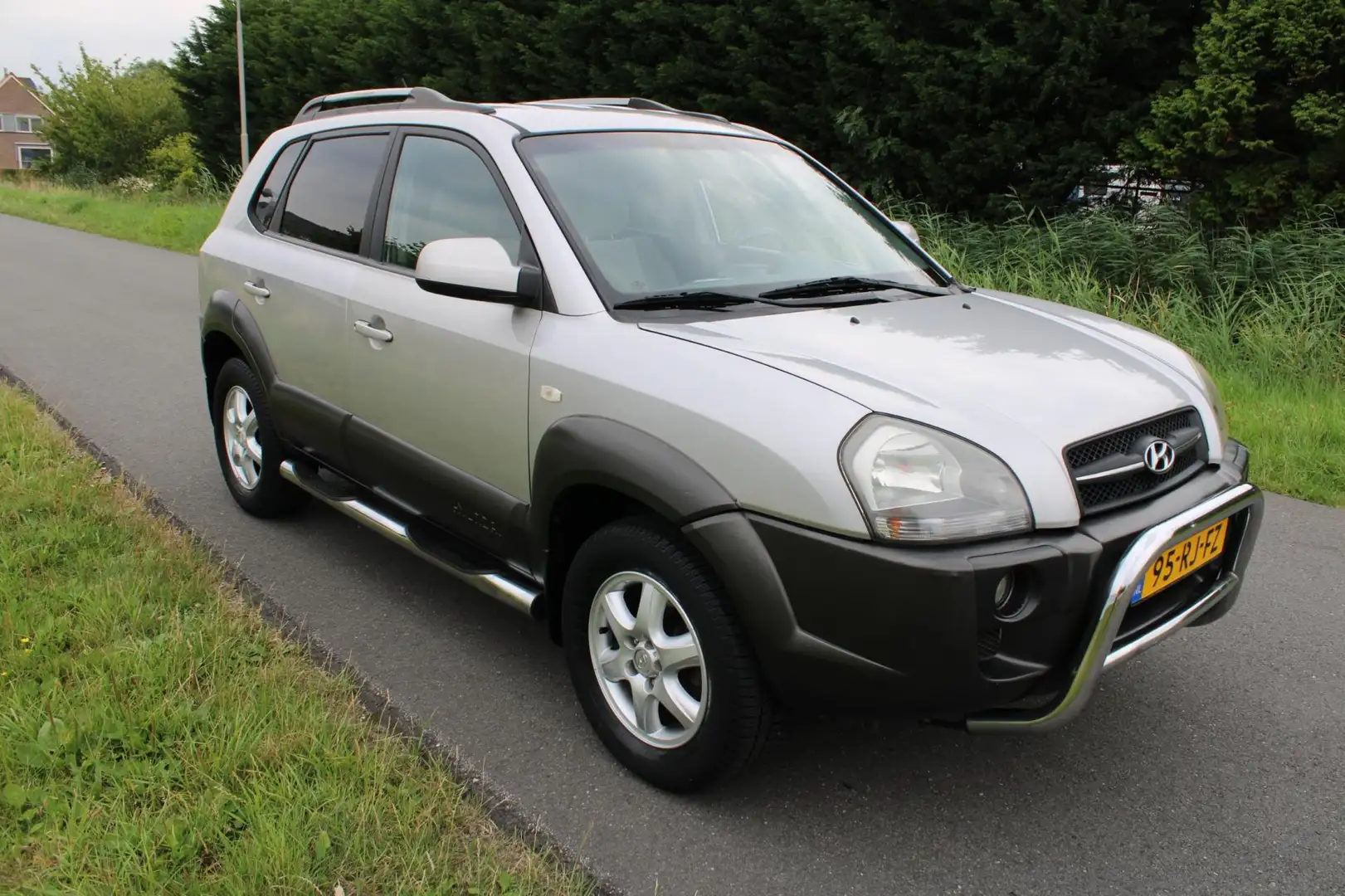 Hyundai TUCSON 2.0i Dynamic Grey - 2