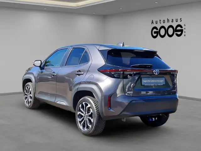 Toyota Yaris Cross view 3