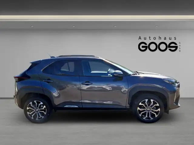 Toyota Yaris Cross view 6