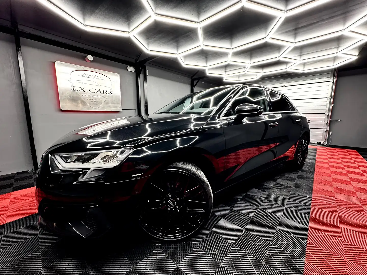 Audi A3 🔺A3*CAR-PLAY*LED*FULL BLACK *Look S line 🔺 Schwarz - 1