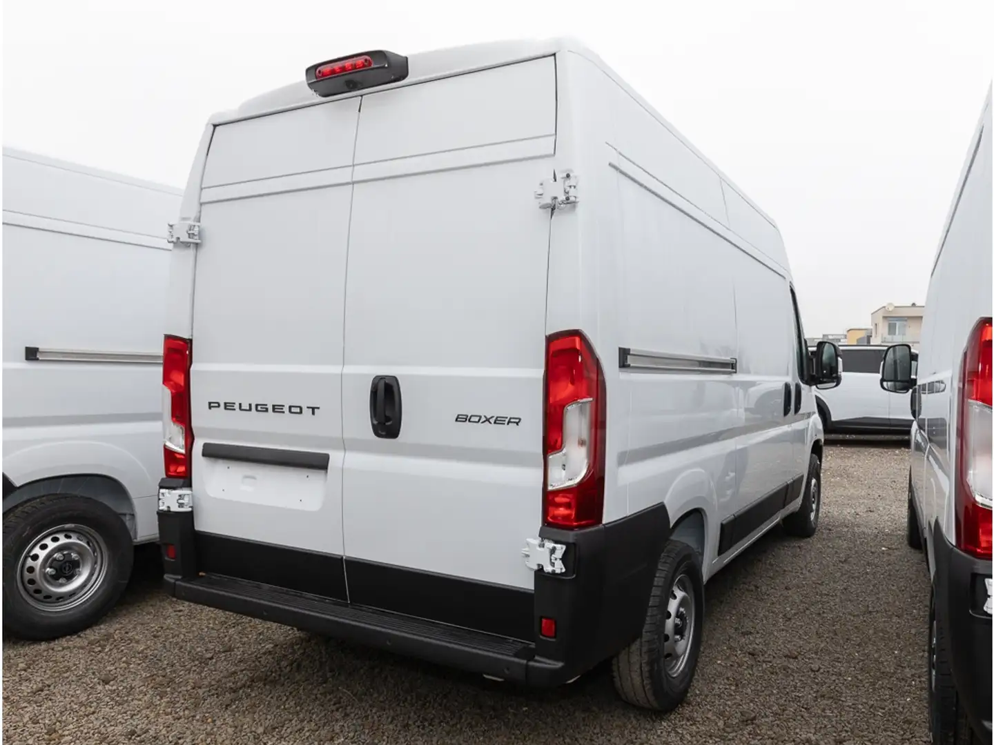 Peugeot Boxer Cargo L2H2  335  BlueHDi 140 PS Schalter Wit - 2