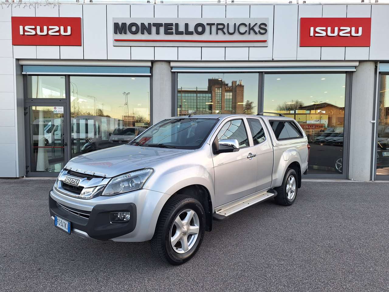 Isuzu D-Max 2.5 td space Solar Plus 4x4 Hard Top Gancio Traino