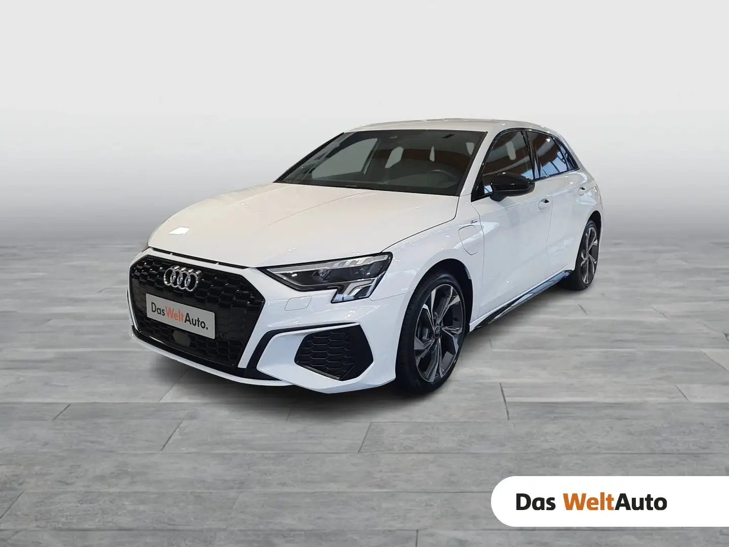 Audi A3 40 TFSI e S line Weiß - 1