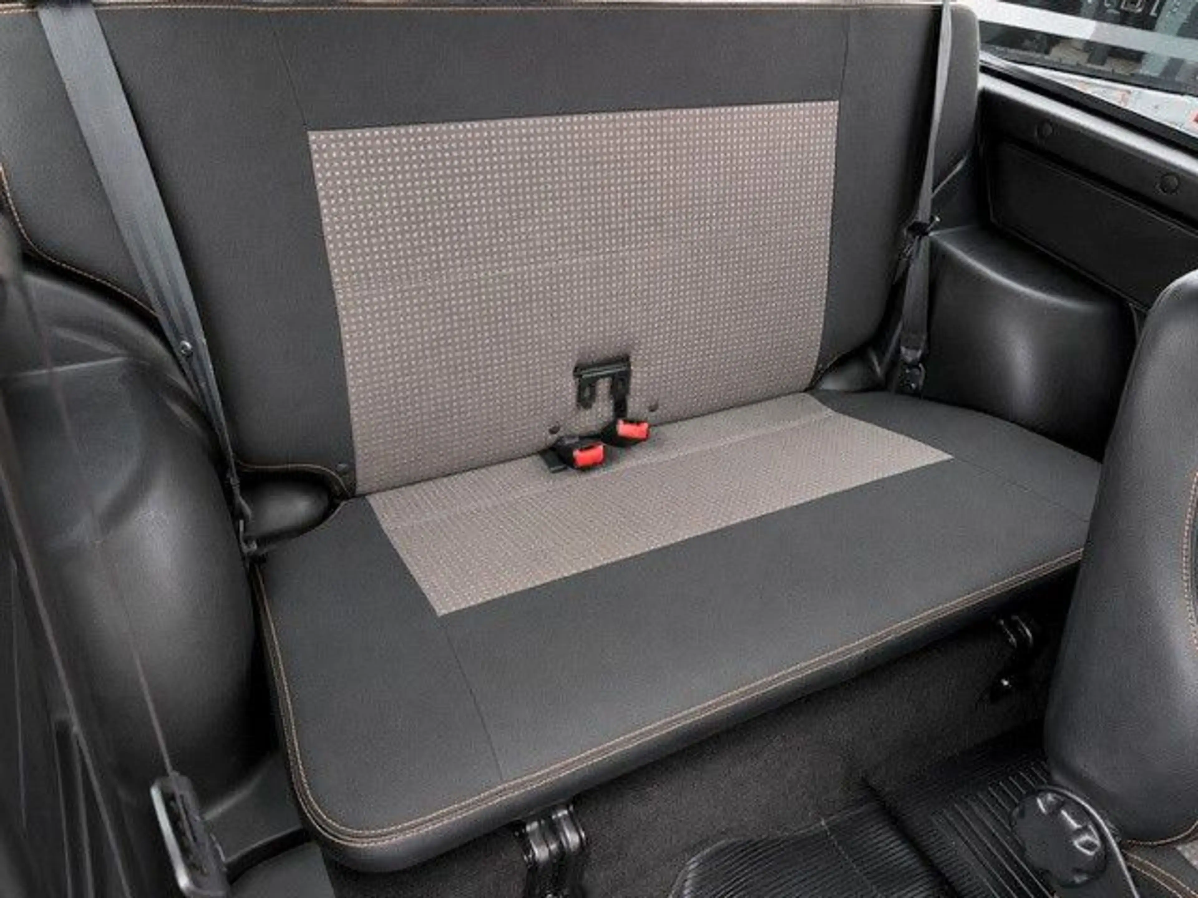 Lada Niva Taiga Urban 1,7 4x4 Klima Sitzheizung AHK — photo 13