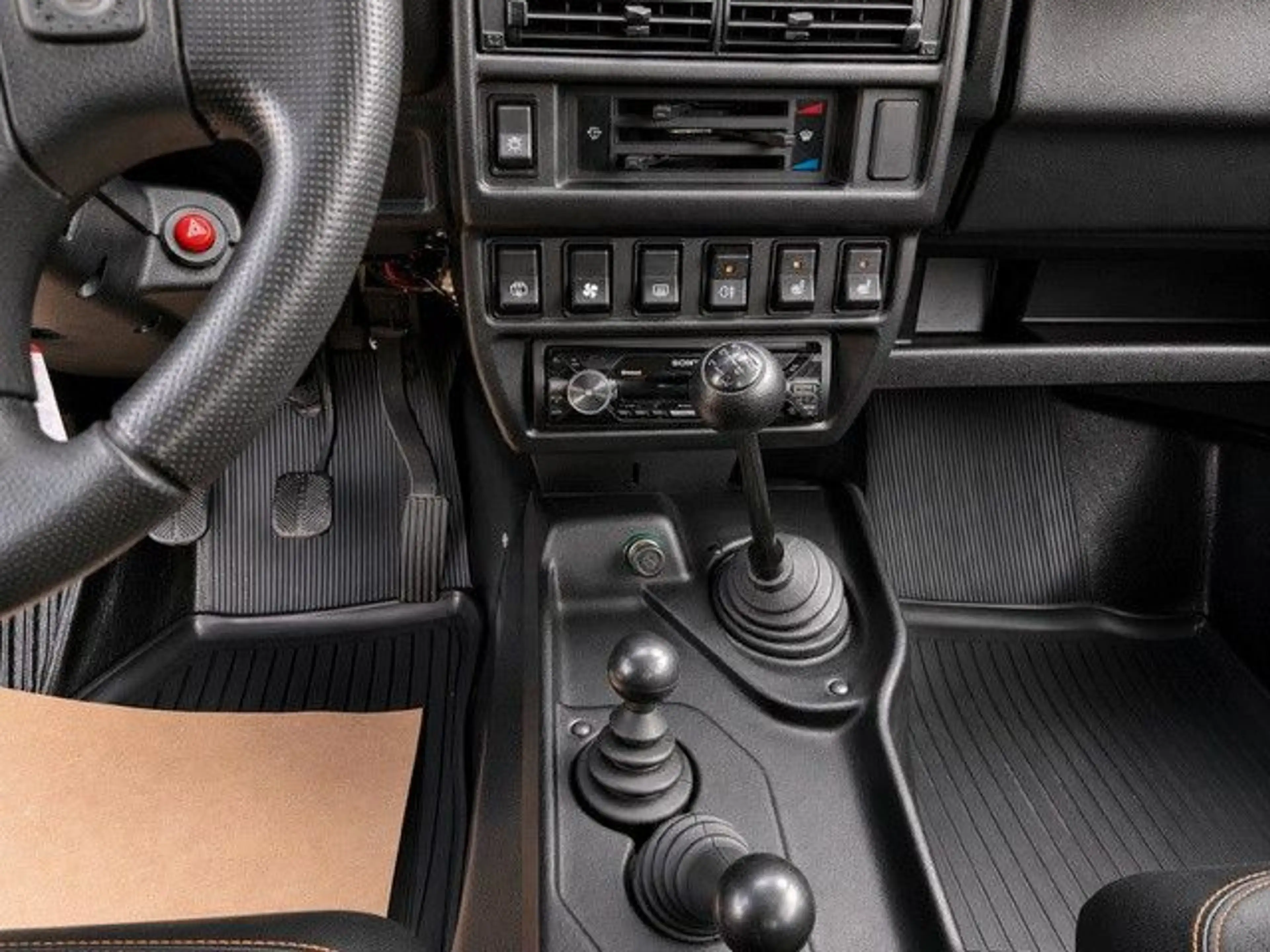 Lada Niva Taiga Urban 1,7 4x4 Klima Sitzheizung AHK — photo 9