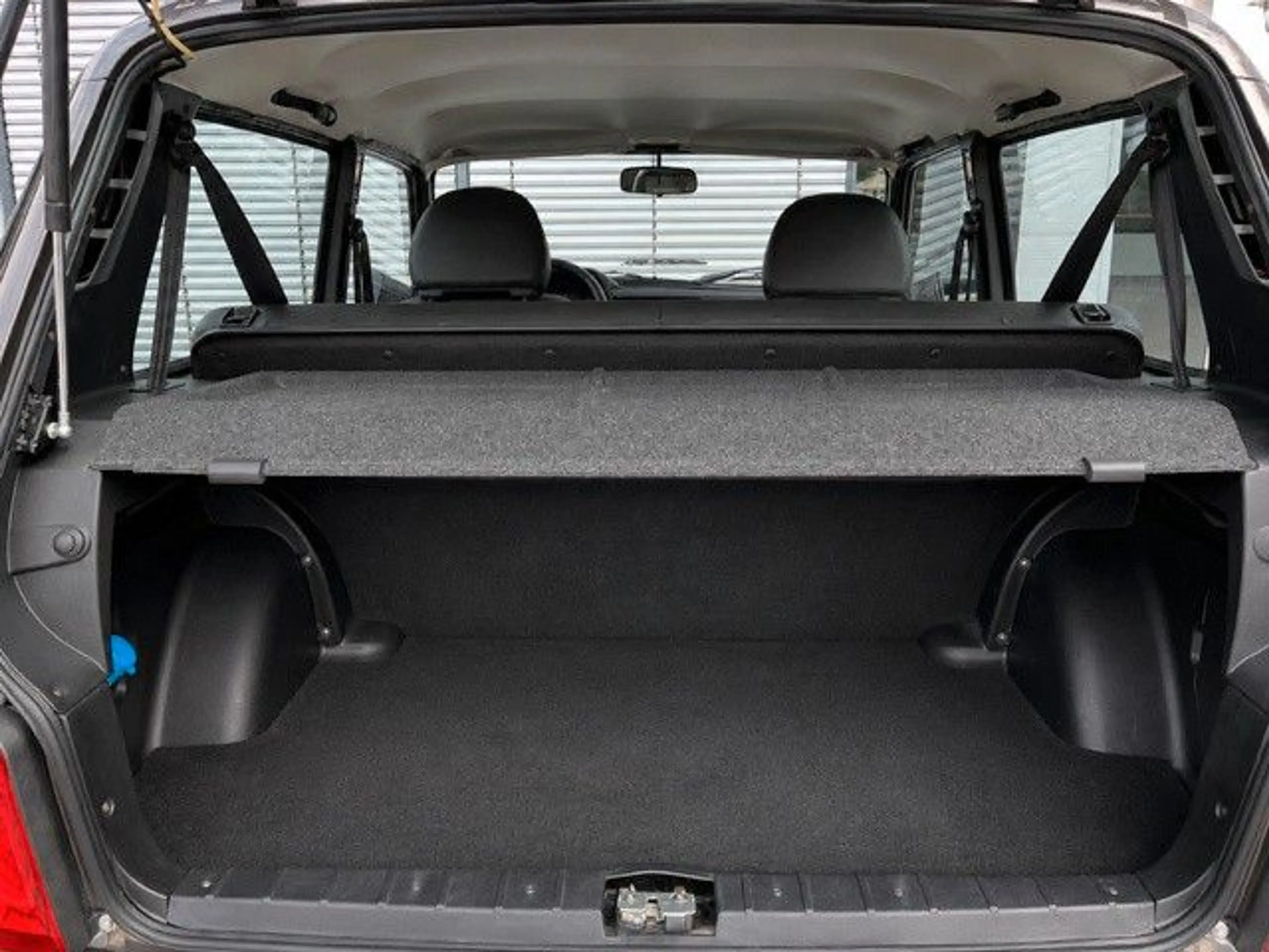 Lada Niva Taiga Urban 1,7 4x4 Klima Sitzheizung AHK — photo 14