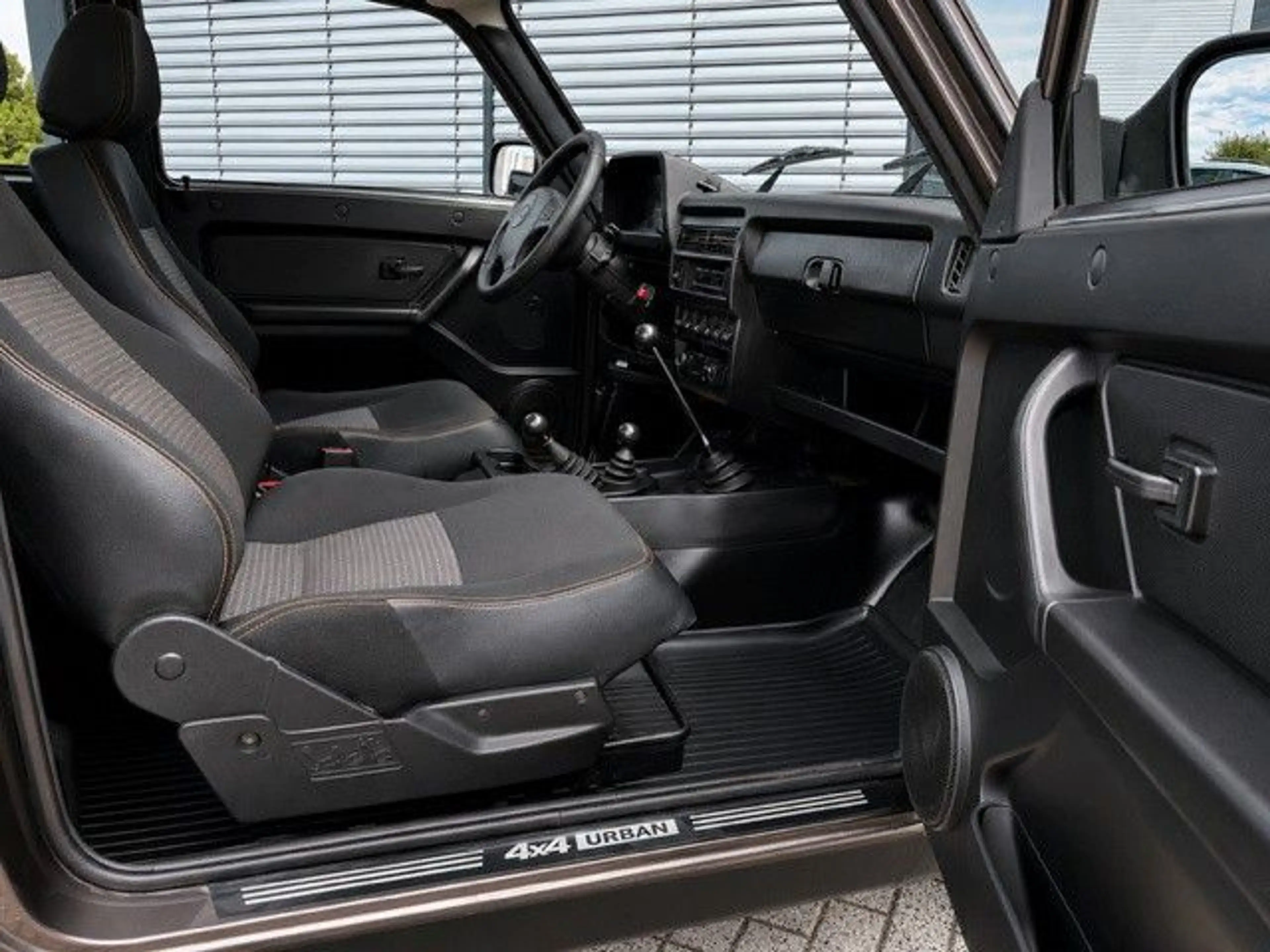 Lada Niva Taiga Urban 1,7 4x4 Klima Sitzheizung AHK — photo 12