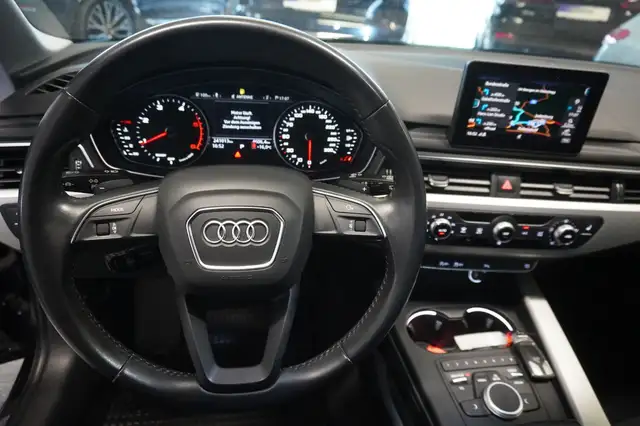 Audi A4 view 11