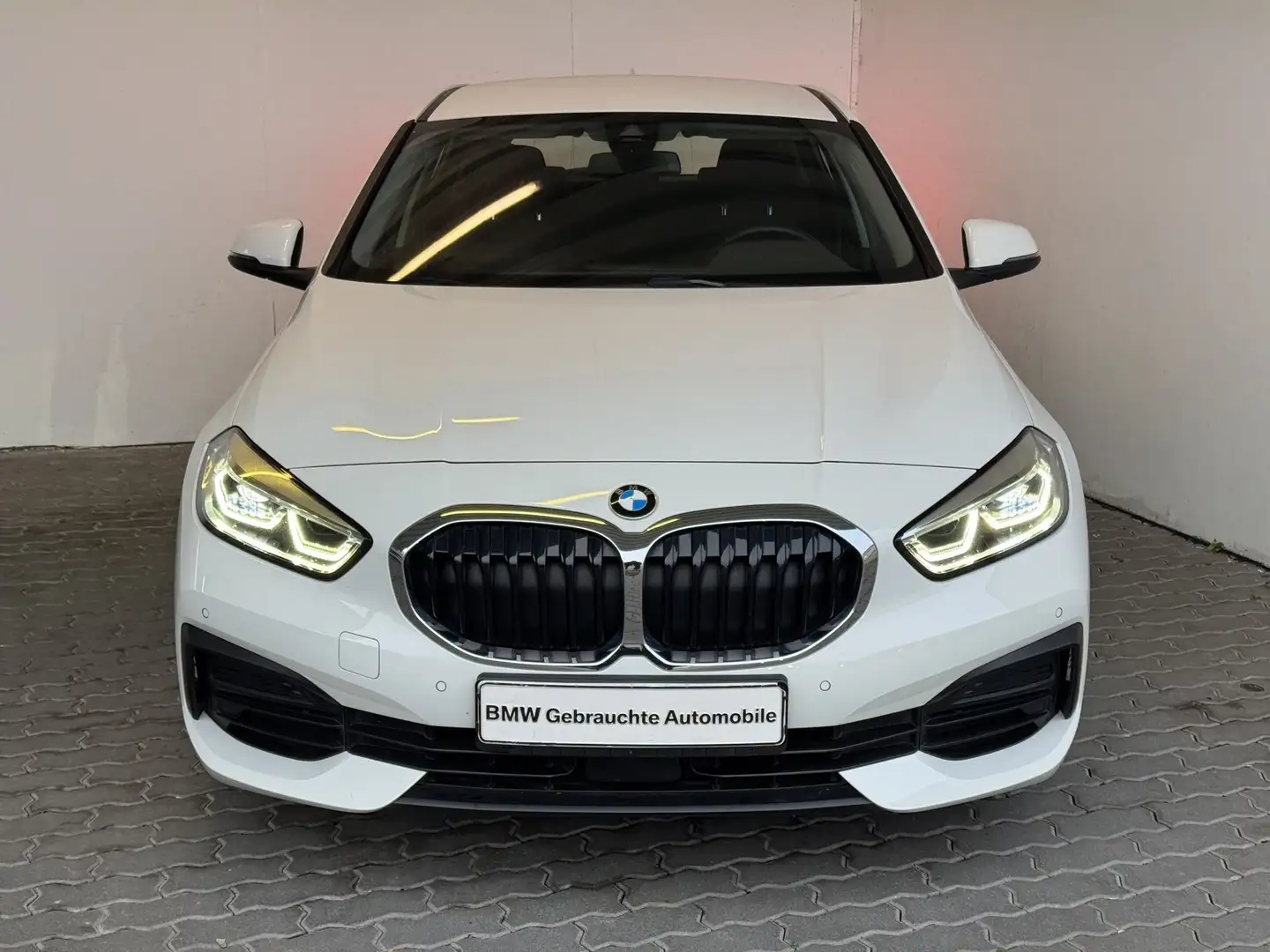 BMW 118 iA 5-trg. Advantage LiveCock.PDC.LED.SHZ.DAB Weiß - 1