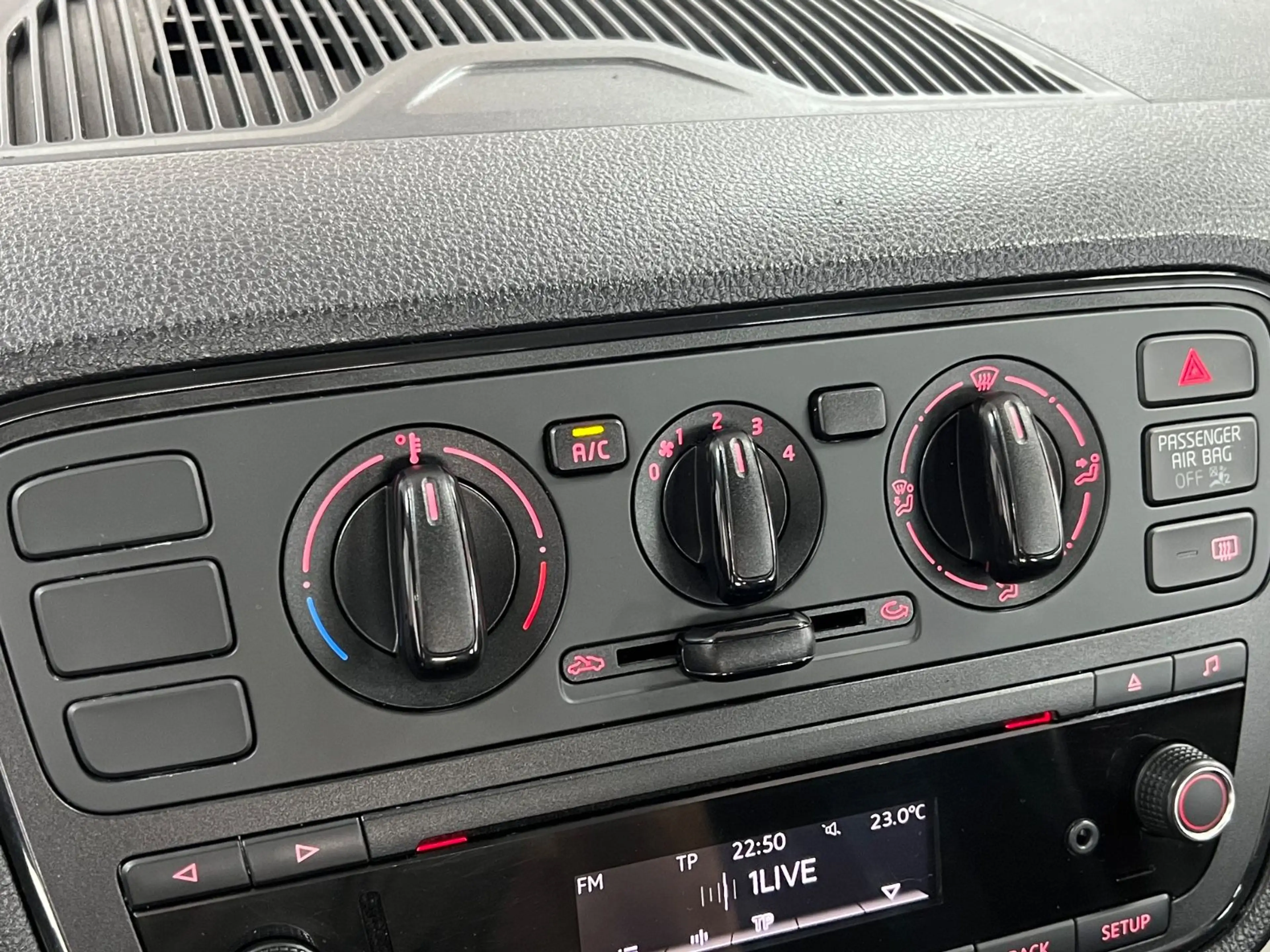 SEAT Mii Style/PDC/TEMP/KLIMA/ISOFIX/4SEASON/1.HAND — photo 14