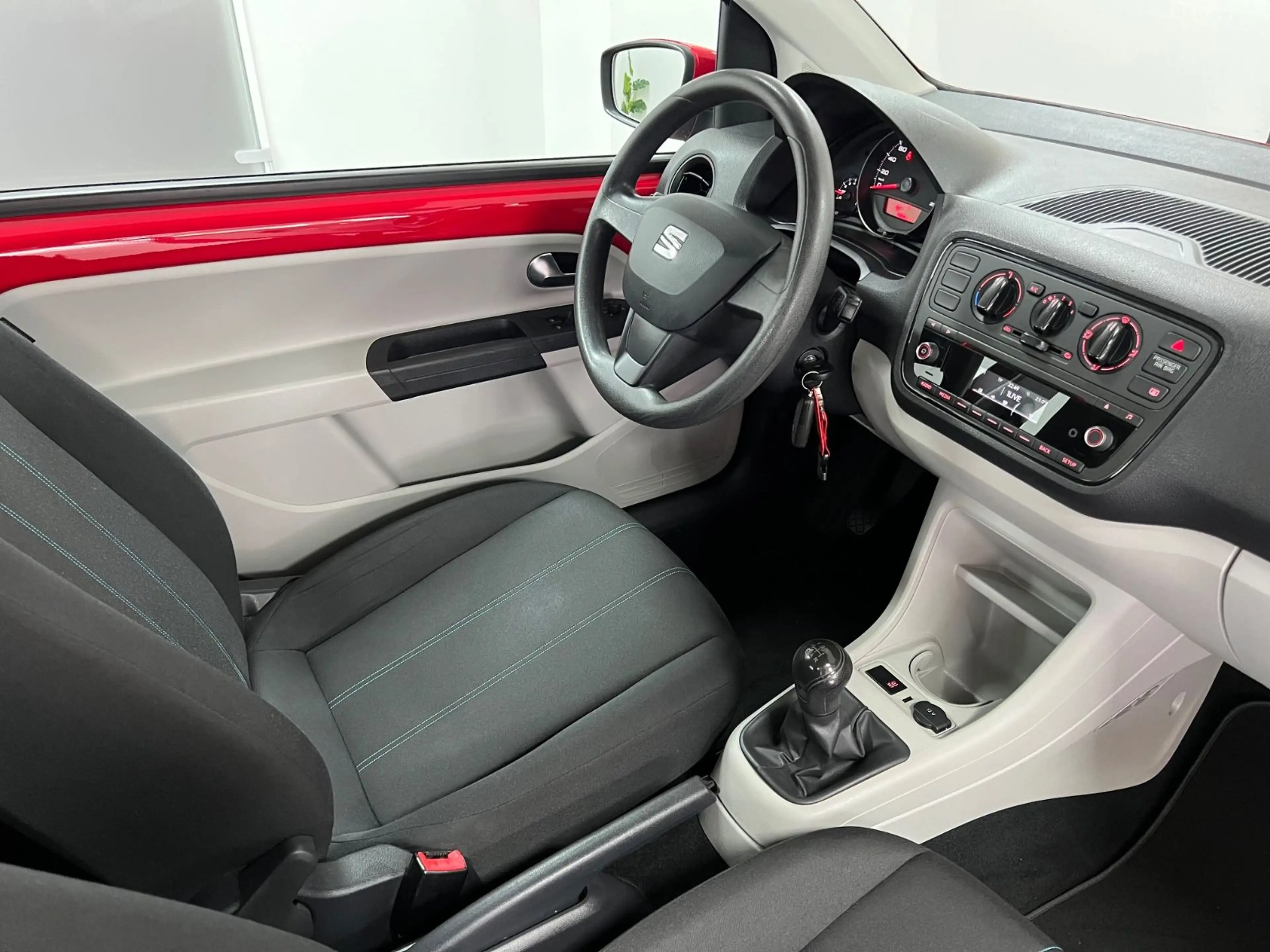 SEAT Mii Style/PDC/TEMP/KLIMA/ISOFIX/4SEASON/1.HAND — photo 8