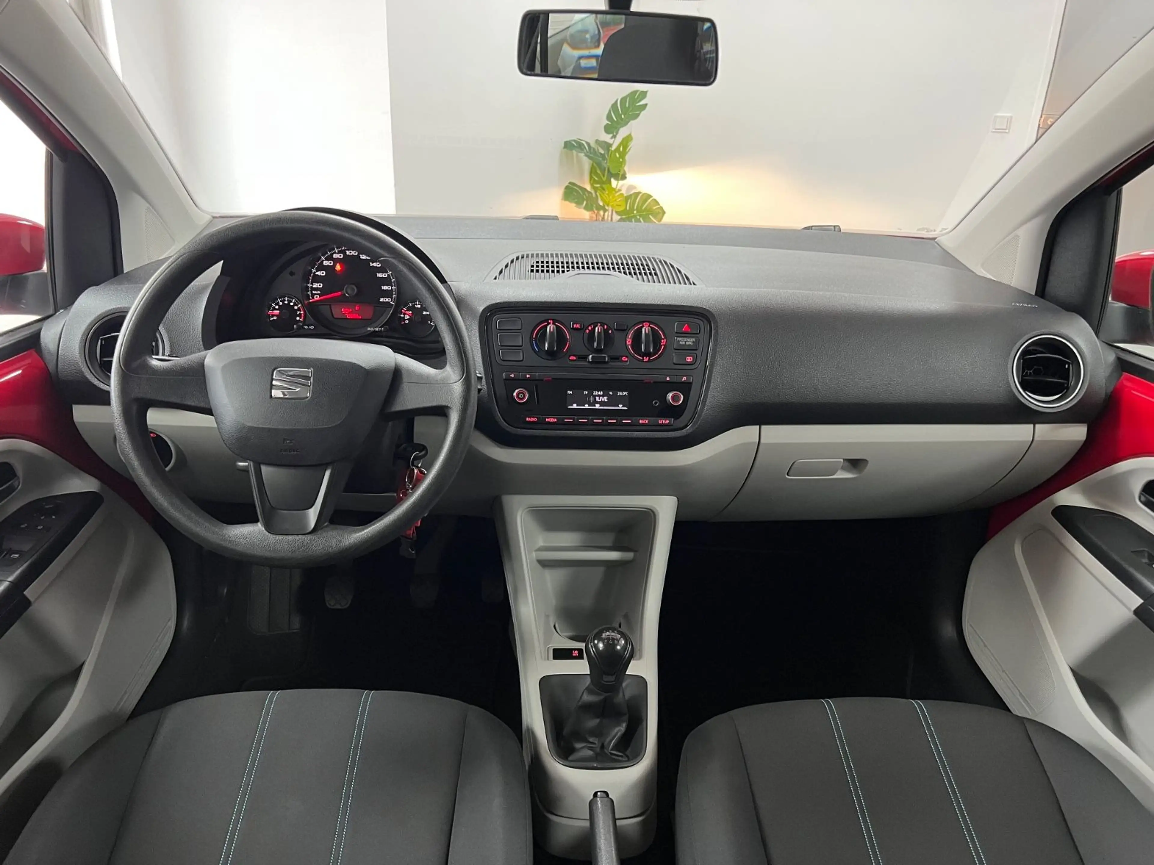 SEAT Mii Style/PDC/TEMP/KLIMA/ISOFIX/4SEASON/1.HAND — photo 7