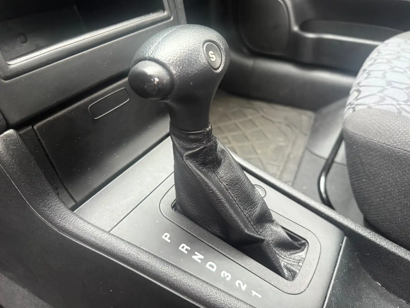 Opel Astra Astra 1.6 Edition 100 Classic Automatik el.Fenster Silber - 2