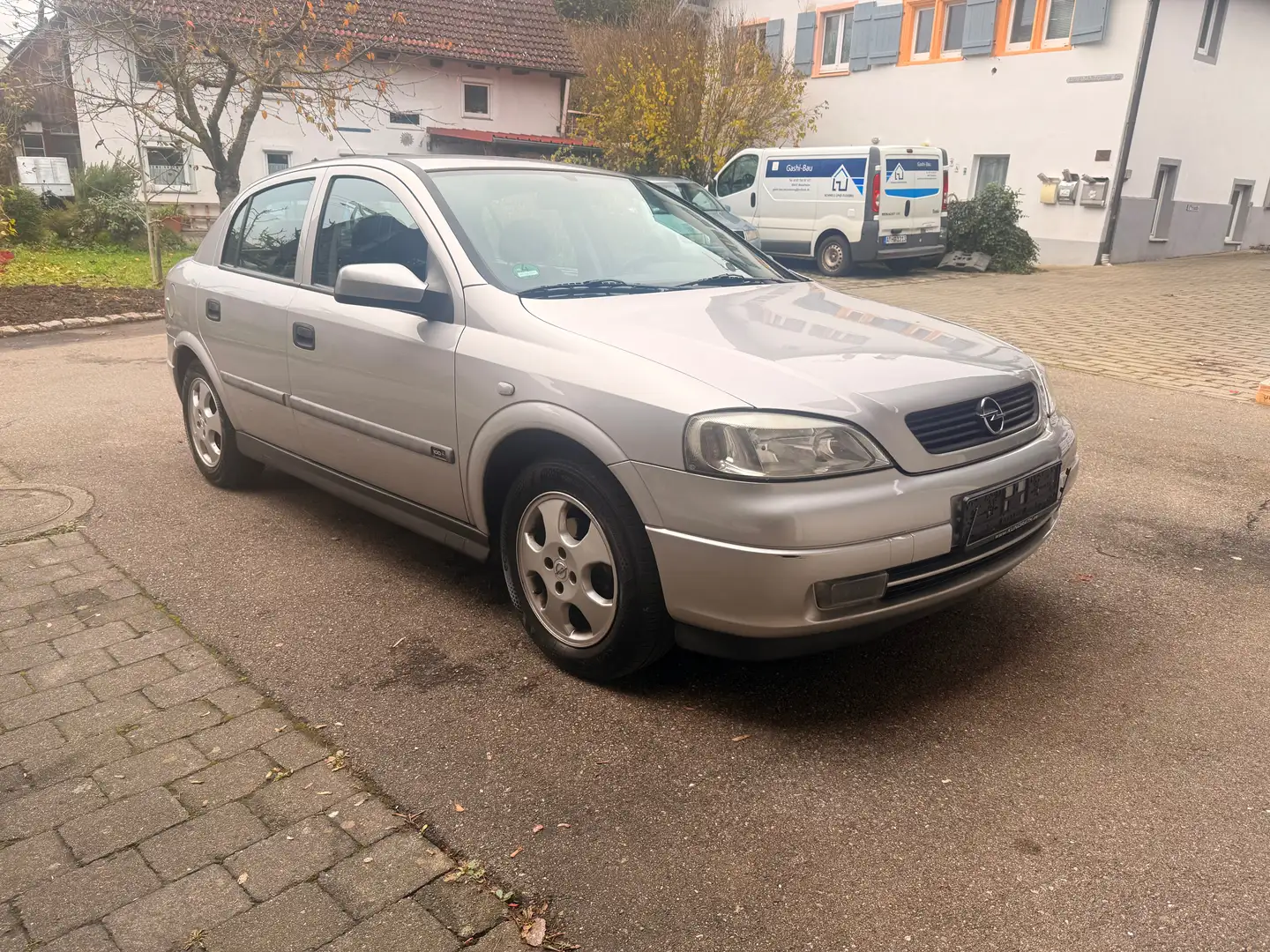 Opel Astra Astra 1.6 Edition 100 Classic Automatik el.Fenster Silber - 1