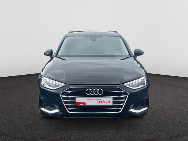 Audi A4 view 3