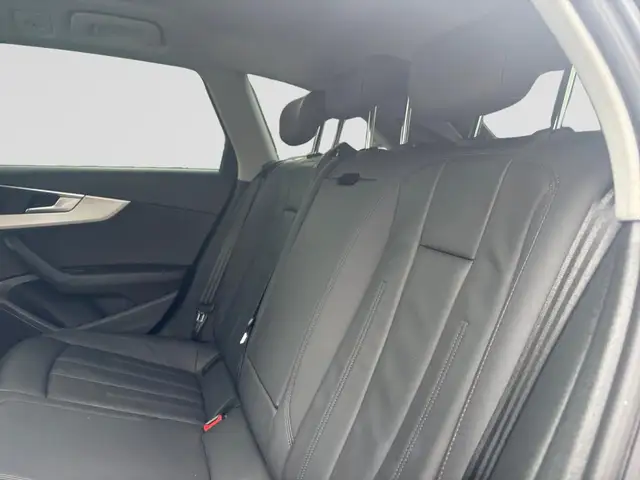 Audi A4 view 18