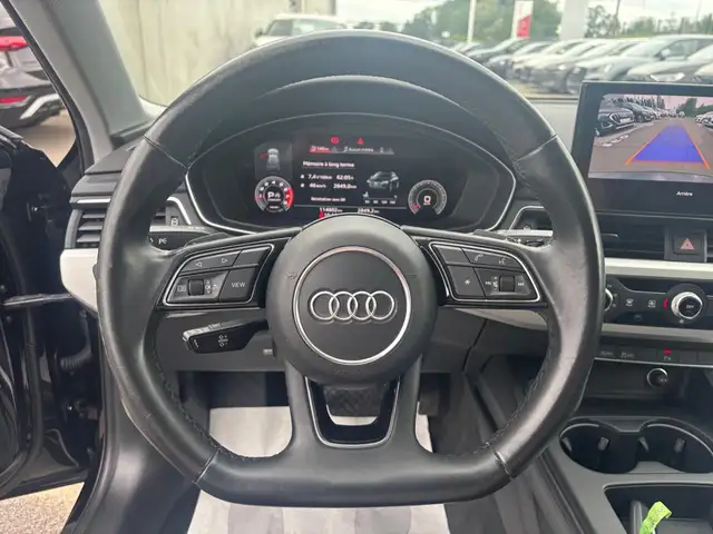 Audi A4 view 11