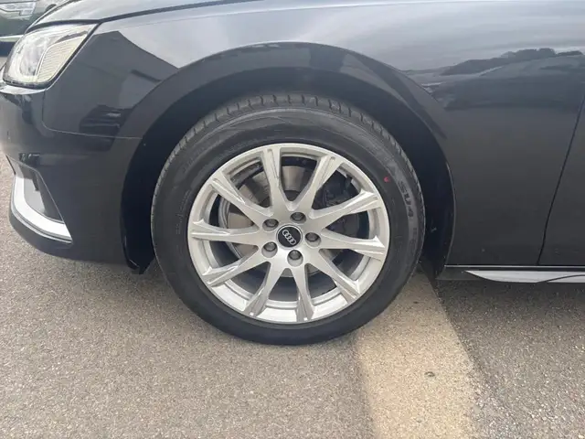 Audi A4 view 15