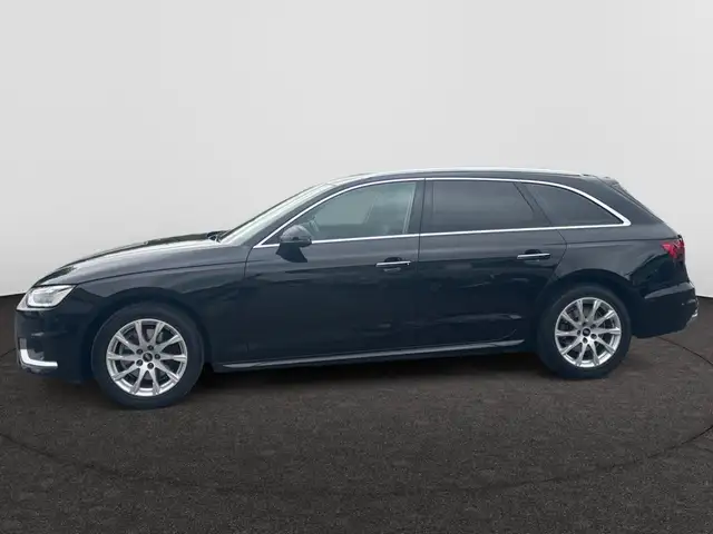 Audi A4 view 7
