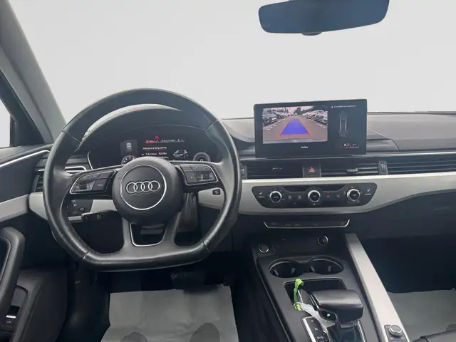 Audi A4 view 14