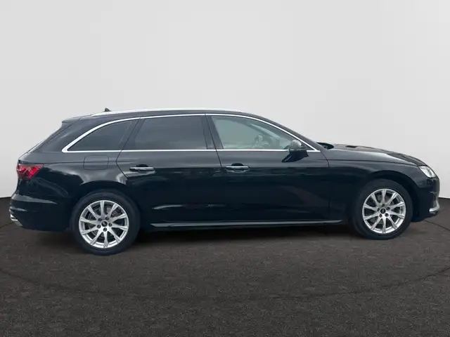 Audi A4 view 6