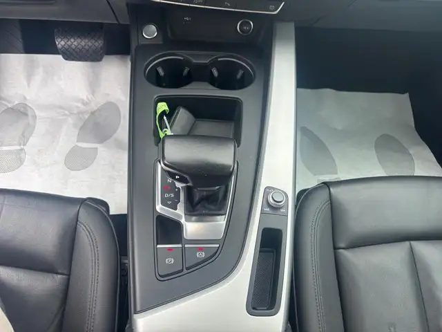 Audi A4 view 9