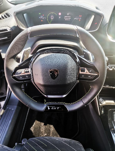 Peugeot 2008 GT, Navi, Ganzjahresreifen,Rückfahrkamera — photo 11
