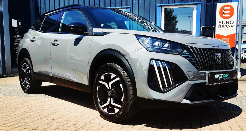 Peugeot 2008 GT, Navi, Ganzjahresreifen,Rückfahrkamera — photo 2