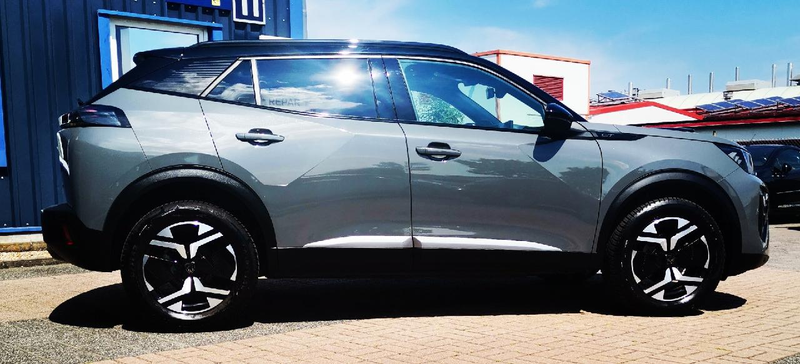 Peugeot 2008 GT, Navi, Ganzjahresreifen,Rückfahrkamera — photo 6
