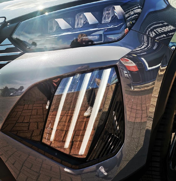 Peugeot 2008 GT, Navi, Ganzjahresreifen,Rückfahrkamera — photo 5