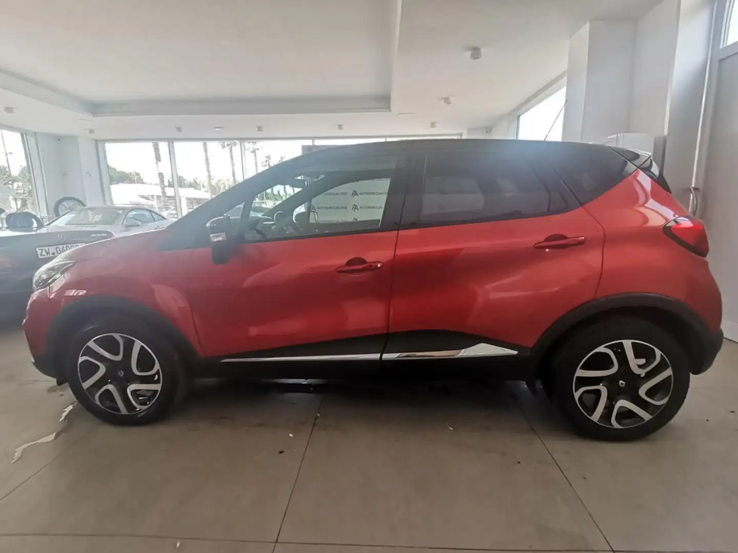 Renault Captur dCi 8V 90 CV Start&Stop Energy Rosso - 2