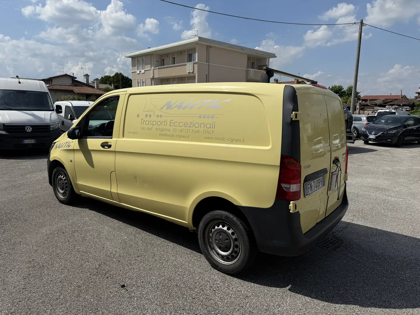 Mercedes-Benz Vito 109 cdi compact Jaune - 2