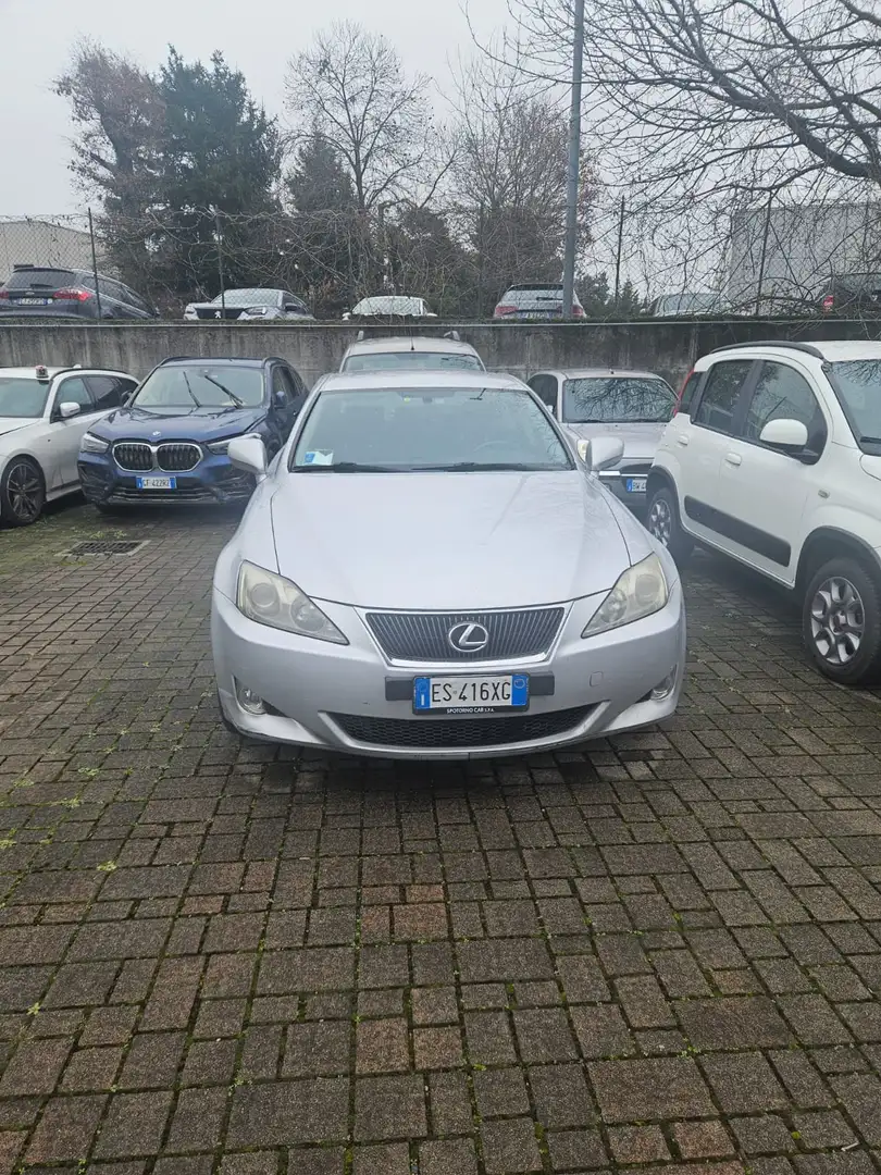 Lexus IS 220d IS 220d 2.2 Silber - 2