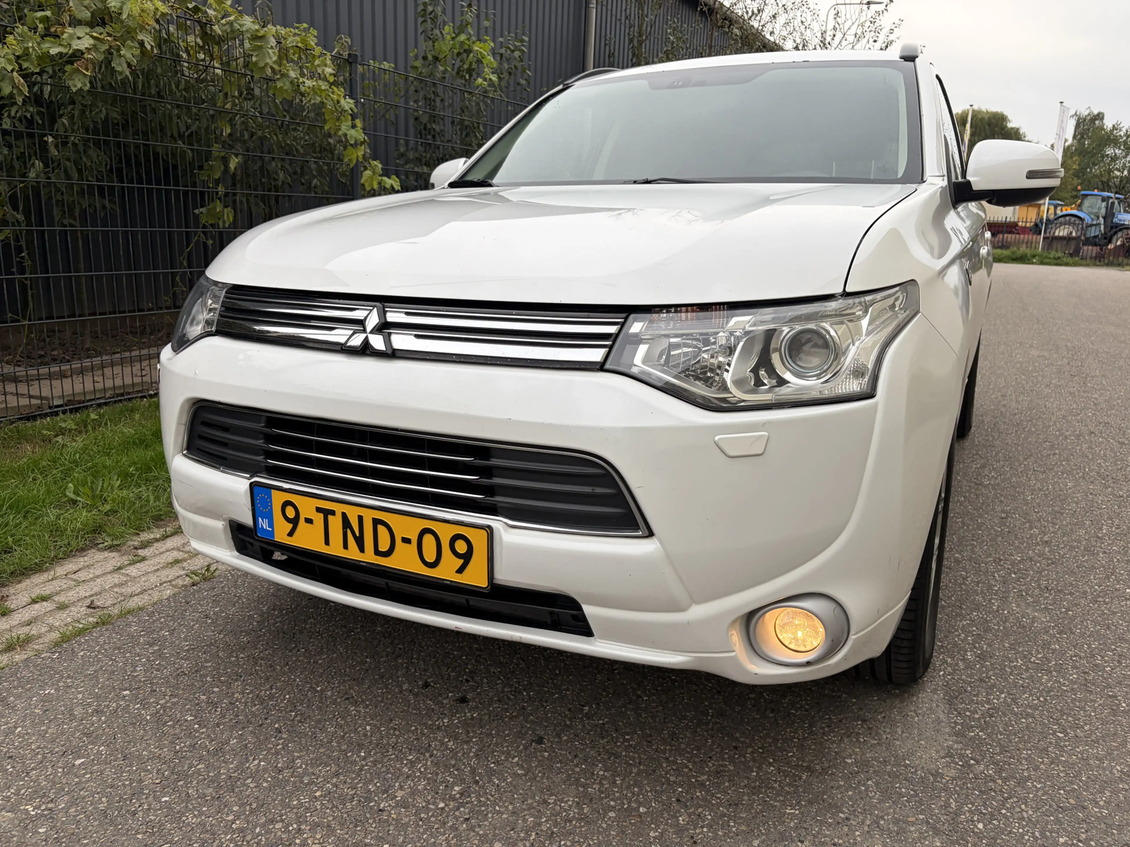 Mitsubishi Outlander 2.0 PHEV instyle / AUTOMAAT / LEER / NAVI / SCHUIF — photo 25