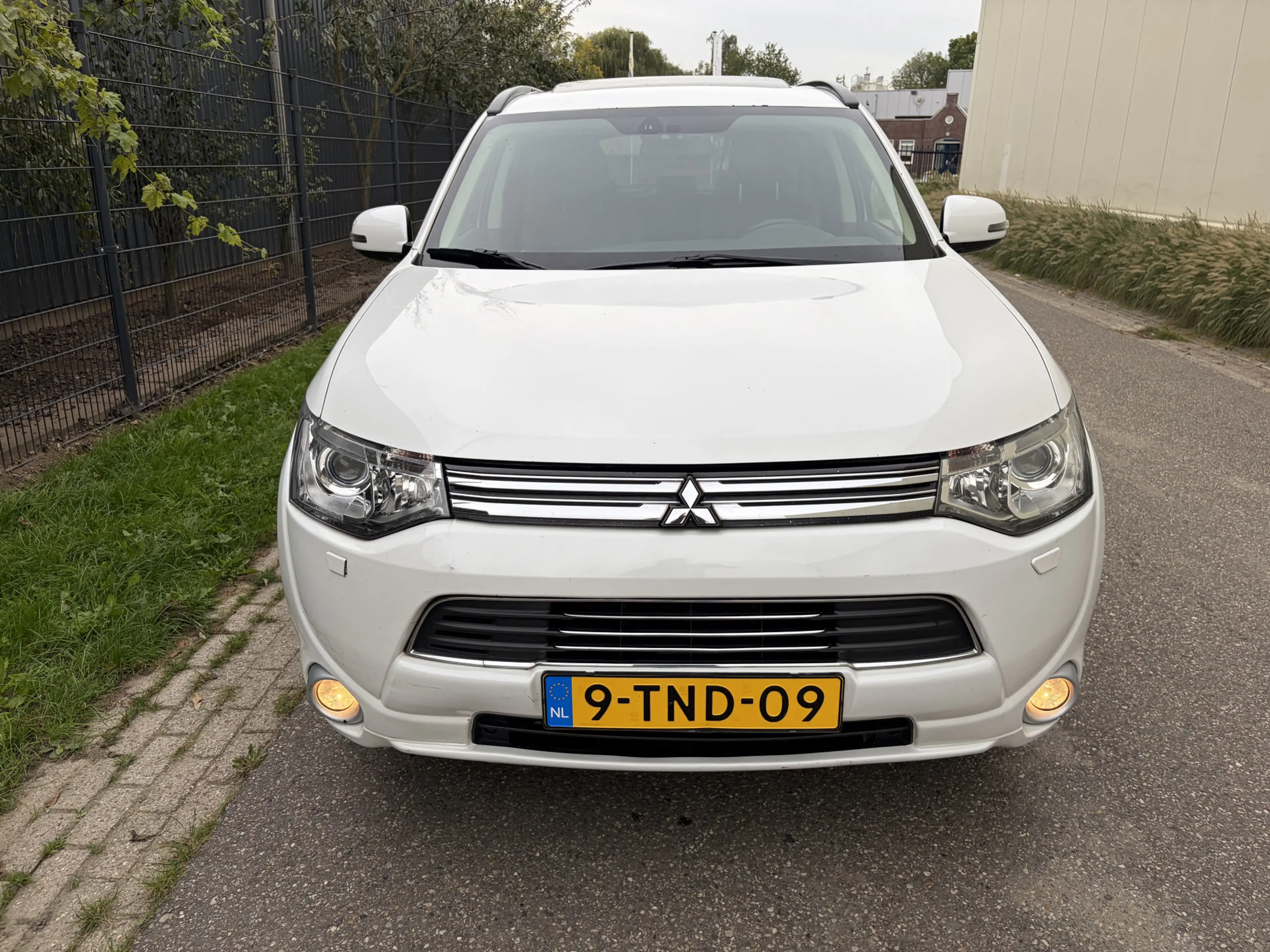 Mitsubishi Outlander 2.0 PHEV instyle / AUTOMAAT / LEER / NAVI / SCHUIF — photo 24