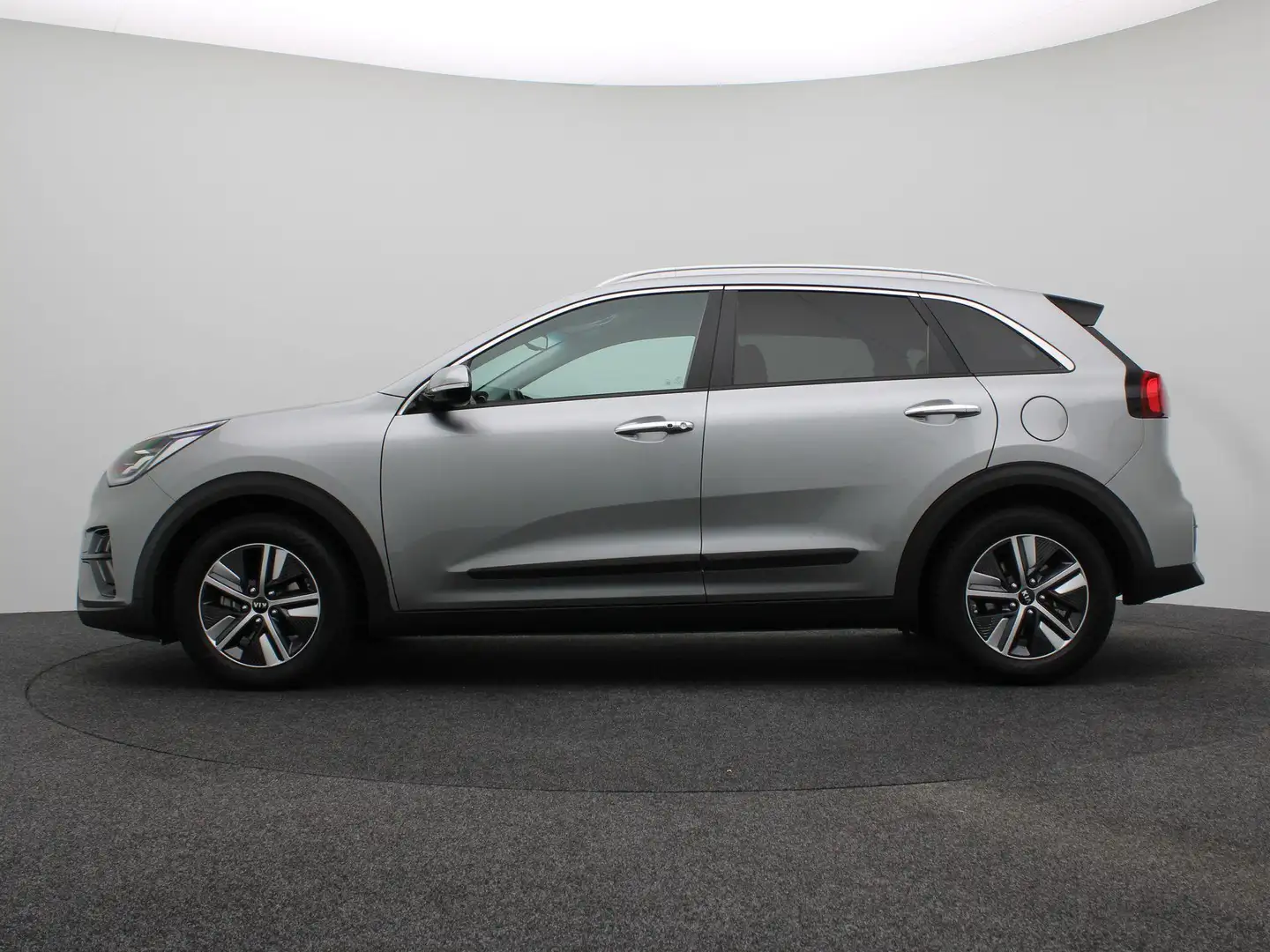 Kia Niro 1.6 GDi Hybrid DynamicPlusLine Grijs - 2