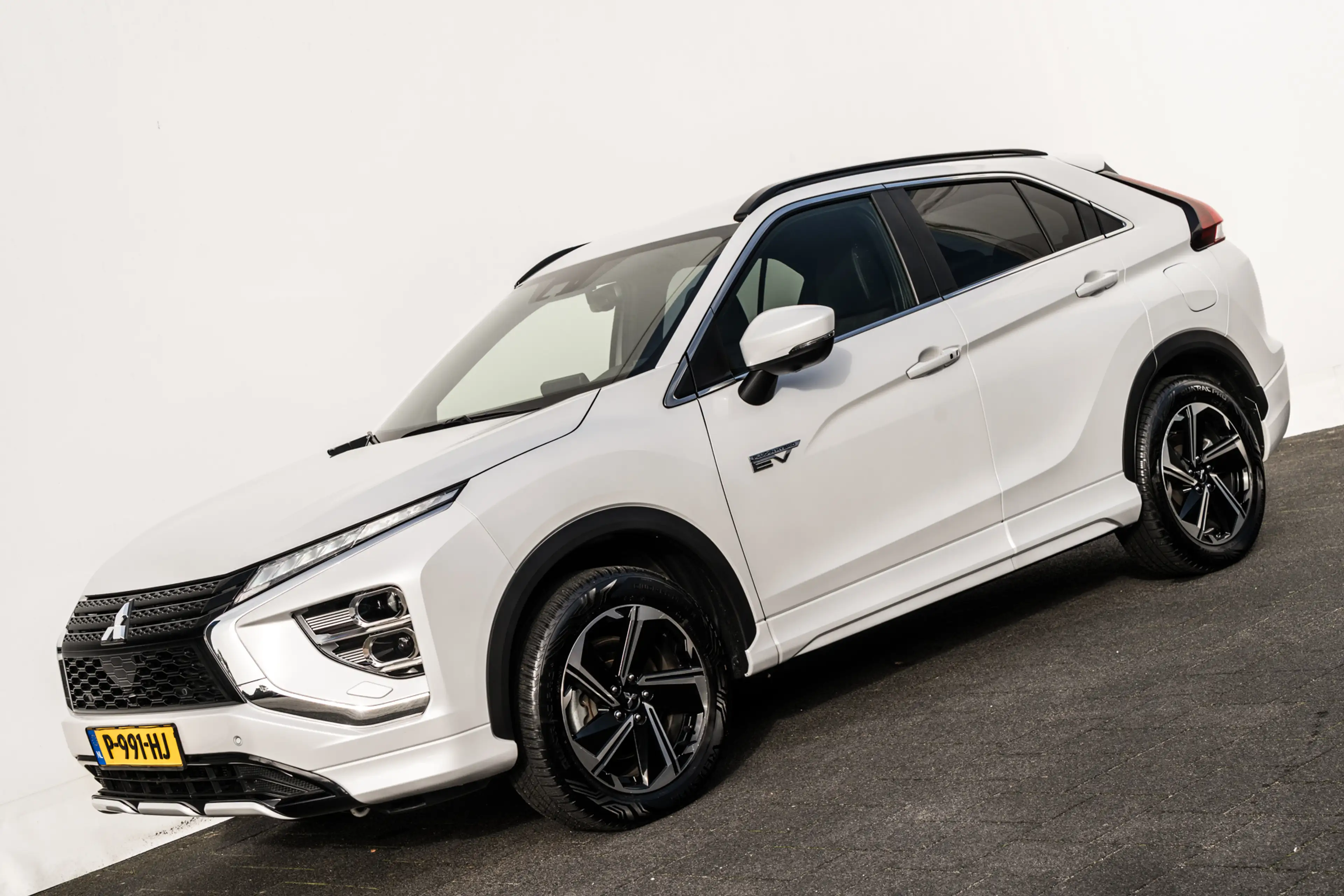 Mitsubishi Eclipse Cross 2.4 PHEV Executive | 99.6% SOH | Trekhaak | Camera — photo 28
