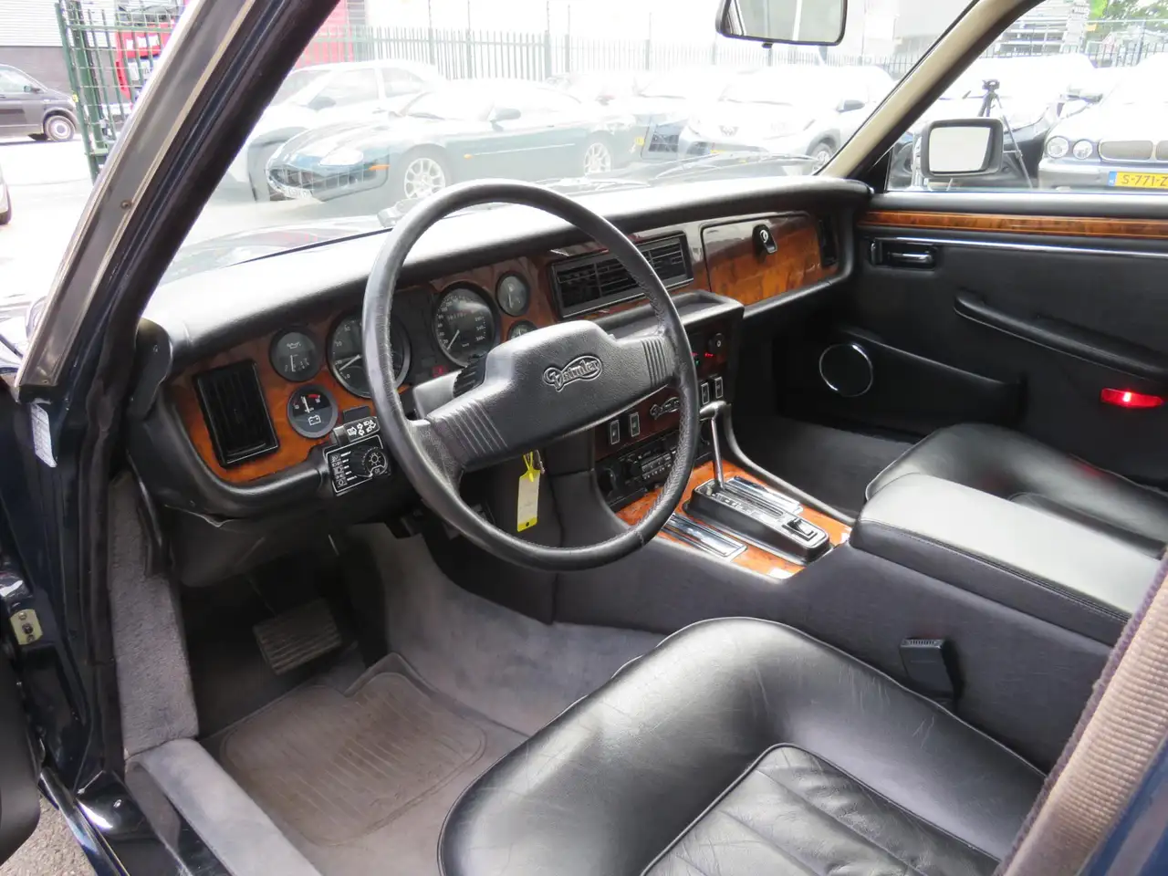 Daimler Double Six 5.3 V12, foto 11